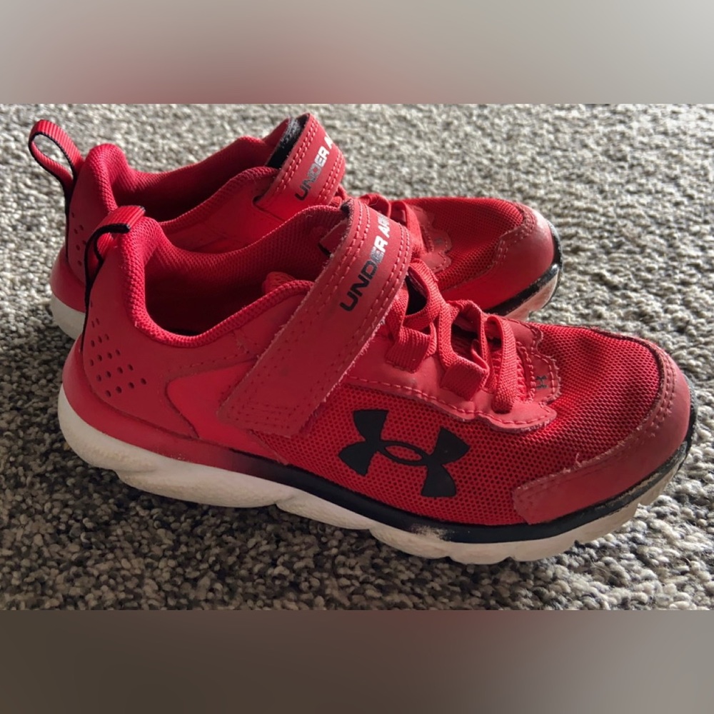Boys Under Armour Tennis Shoes, Size 11K, Red Black